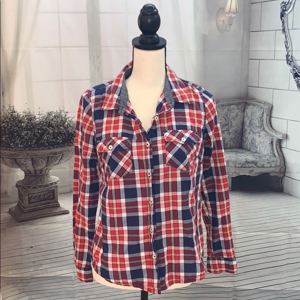 Red white and blue plaid button down shirt 🇺🇸